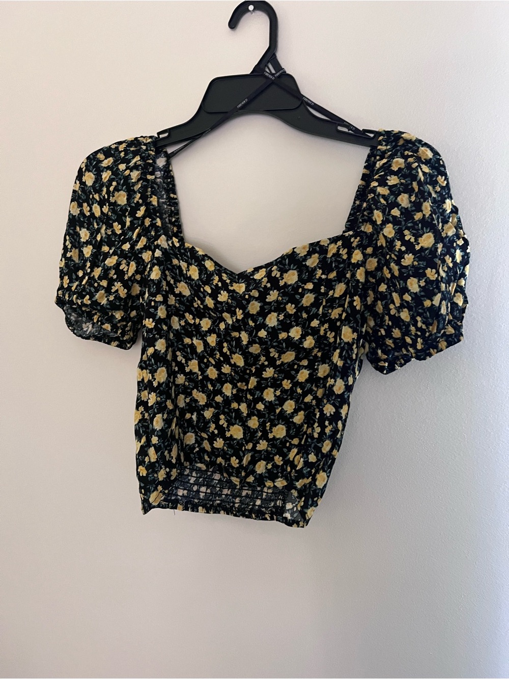 Forever 21 Black Puff Sleeve Floral Crop Top - Yellow Flowers